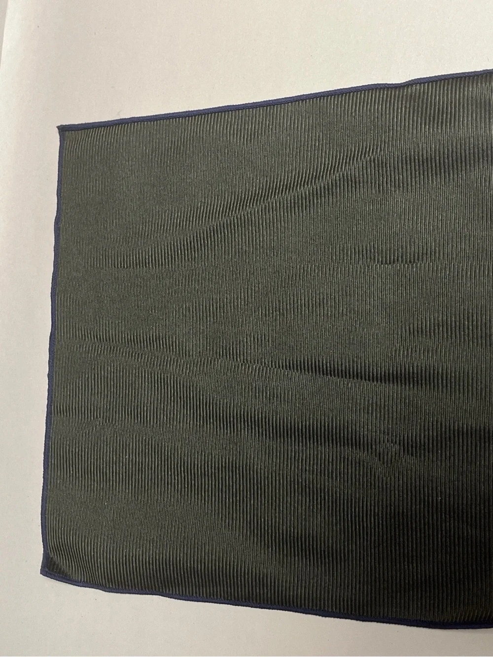 NEW Easy Strider Navy Velvet Loafers Bow Tie Pocket Square Set Size 8